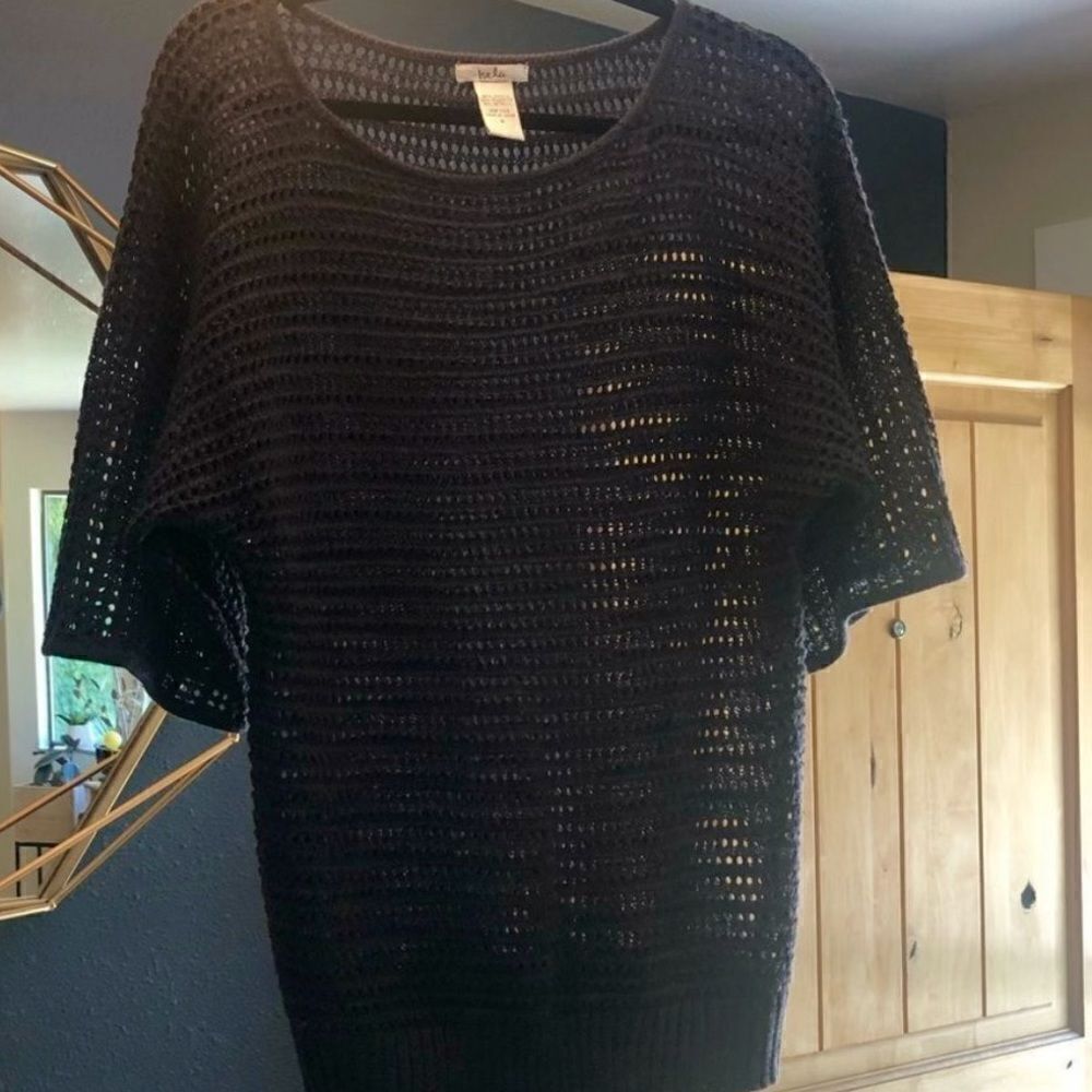 Navy sweater, size small. 